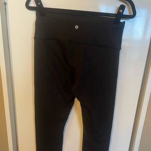 Lululemon black capri leggings